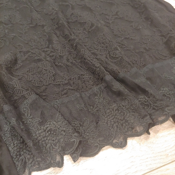 3/4 Sleeve Black Lace Tunic // size S - Picture 3 of 7
